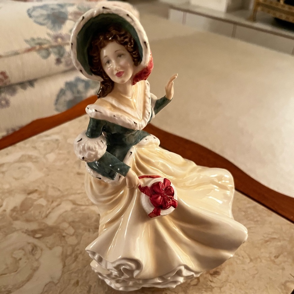 Royal Doulton Classics Christmas Day 2002